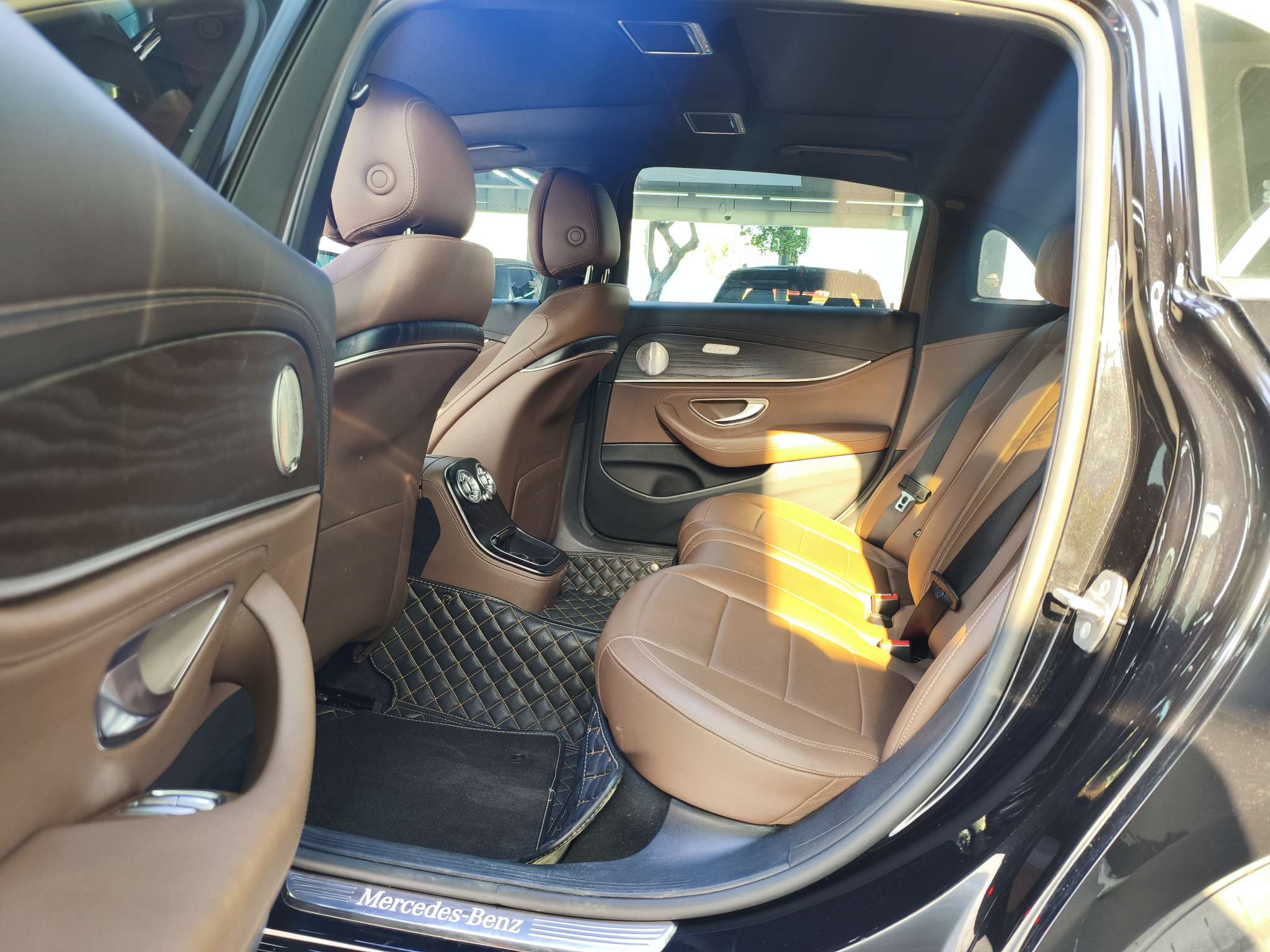 奔驰e级2021款20t手自一体e300l运动豪华型