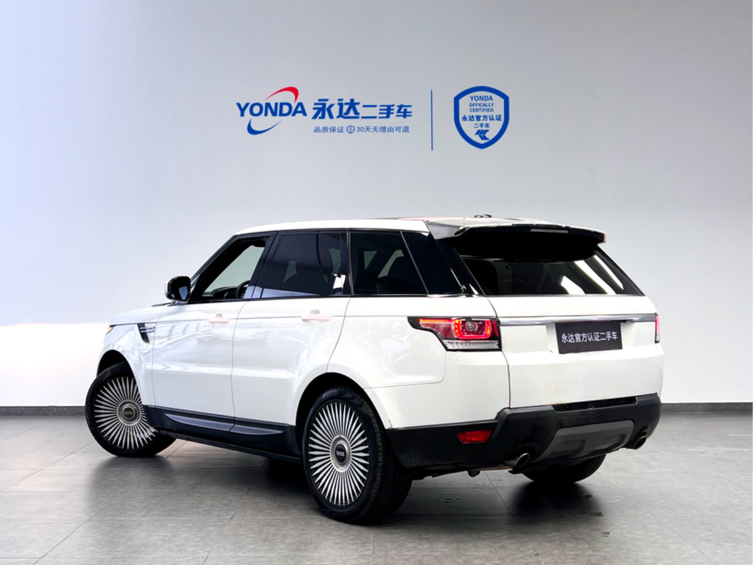 路虎揽胜运动版2016款30t手自一体scv6se